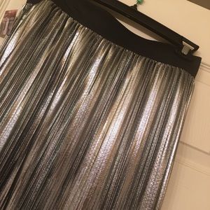 NEW metallic pleated skirt